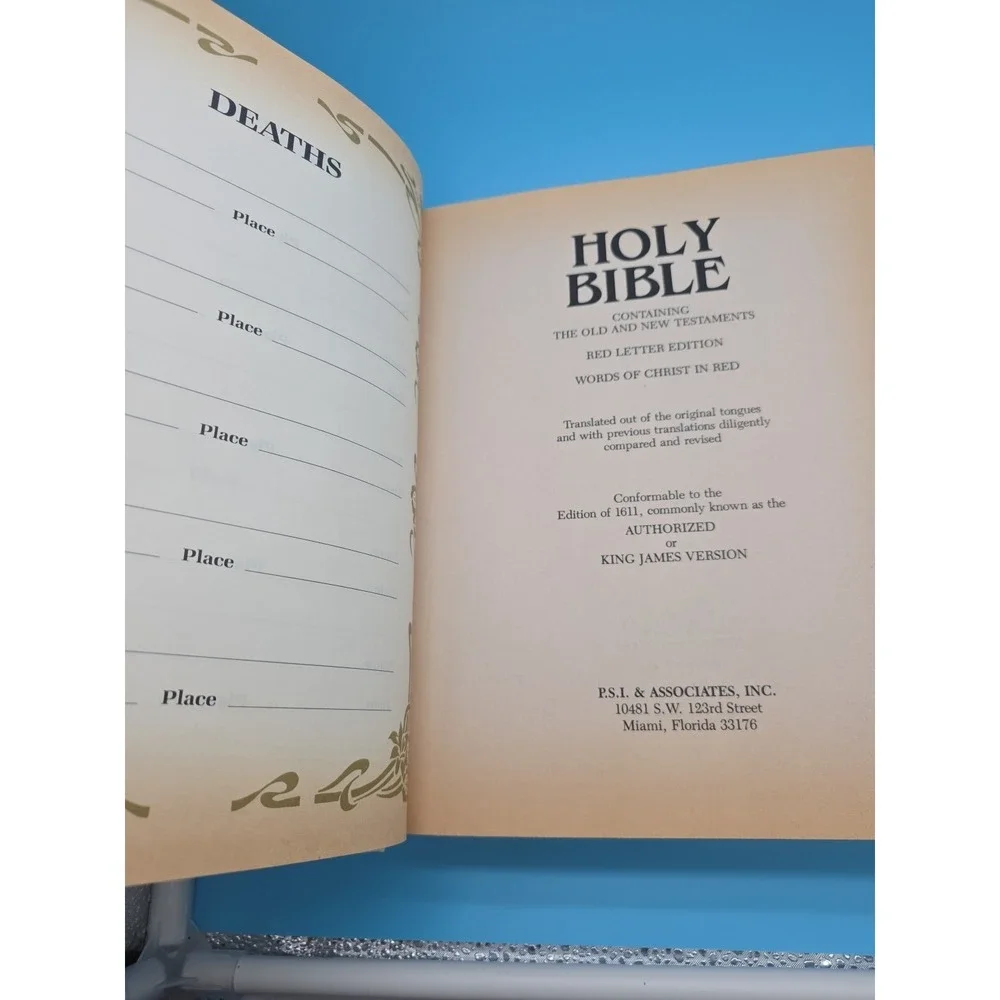 Holy Bible Heirloom Family Edition King James Bible (1987) Illustrated